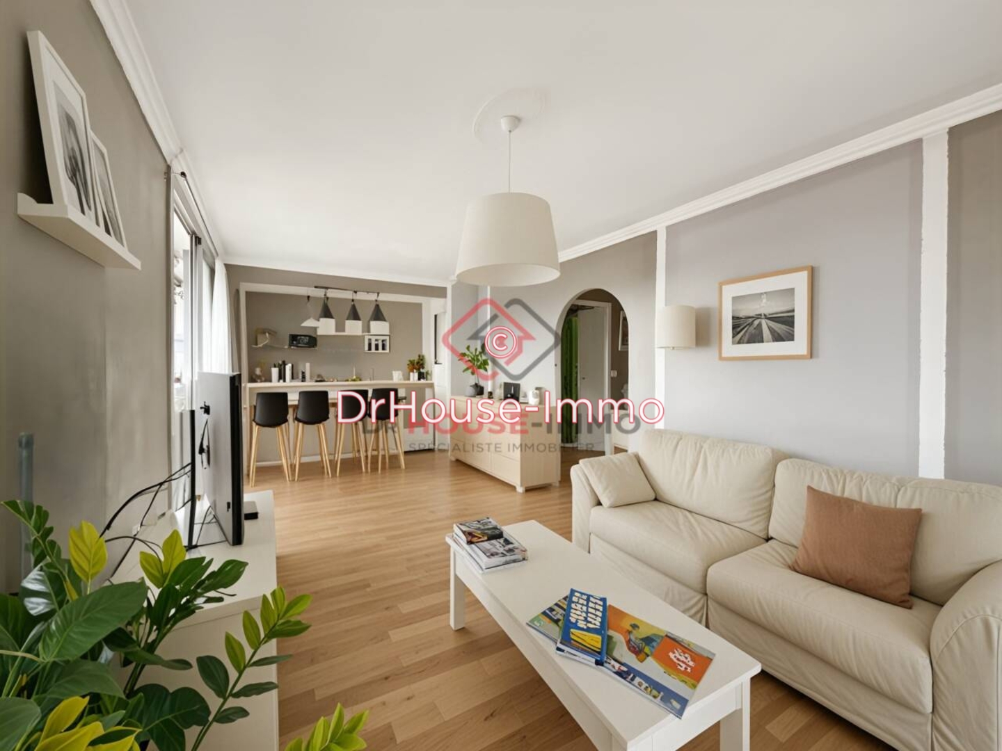 Appartement 3 pièces de 65 m² - Carros (06510)