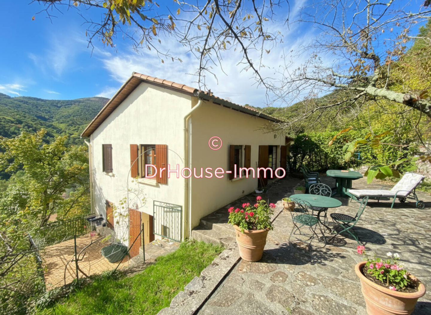 Maison 5 pièces de 99 m² - Burzet (07450)