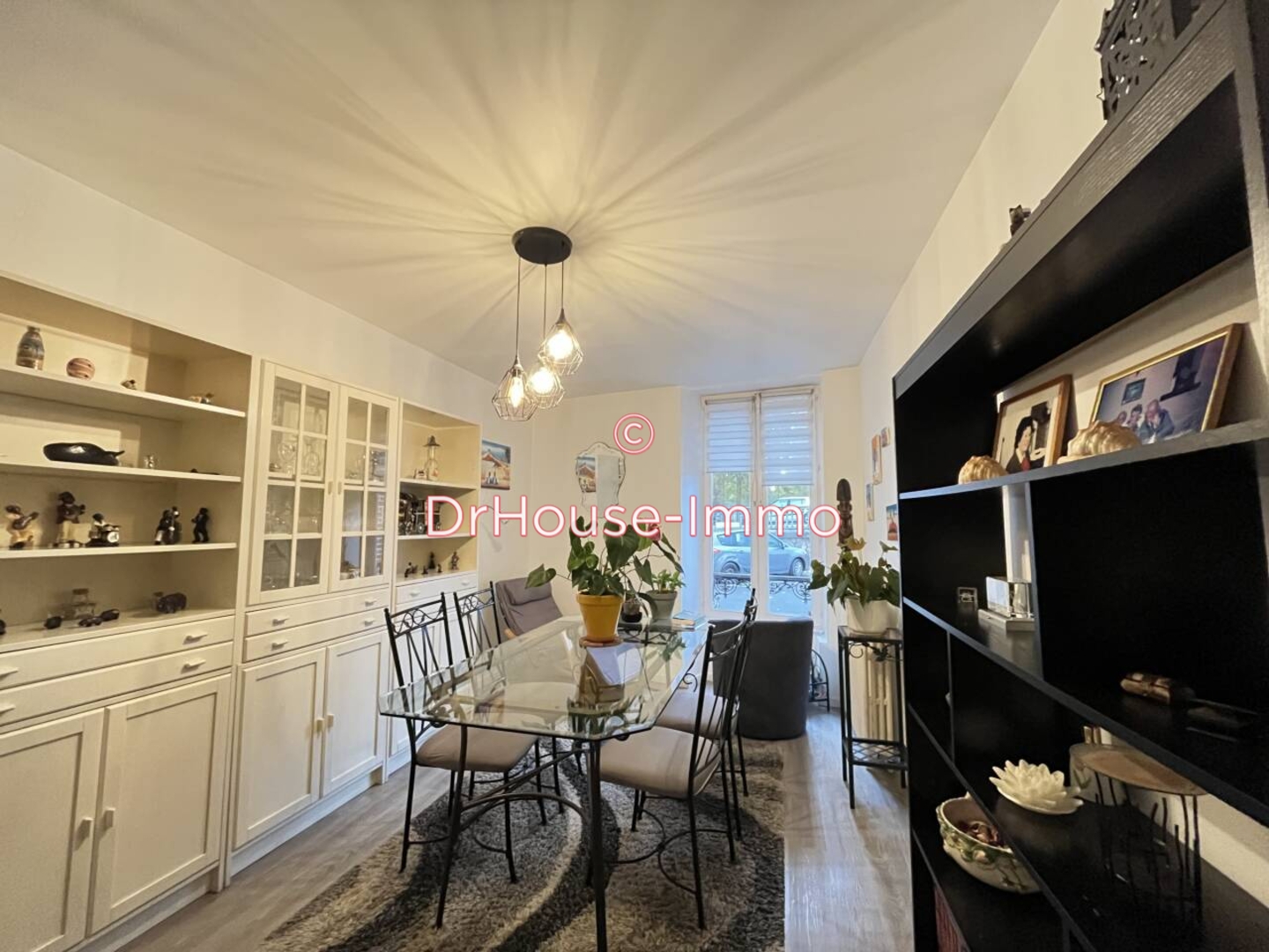 Immeuble 10 pièces de 213 m² - Montargis (45200)