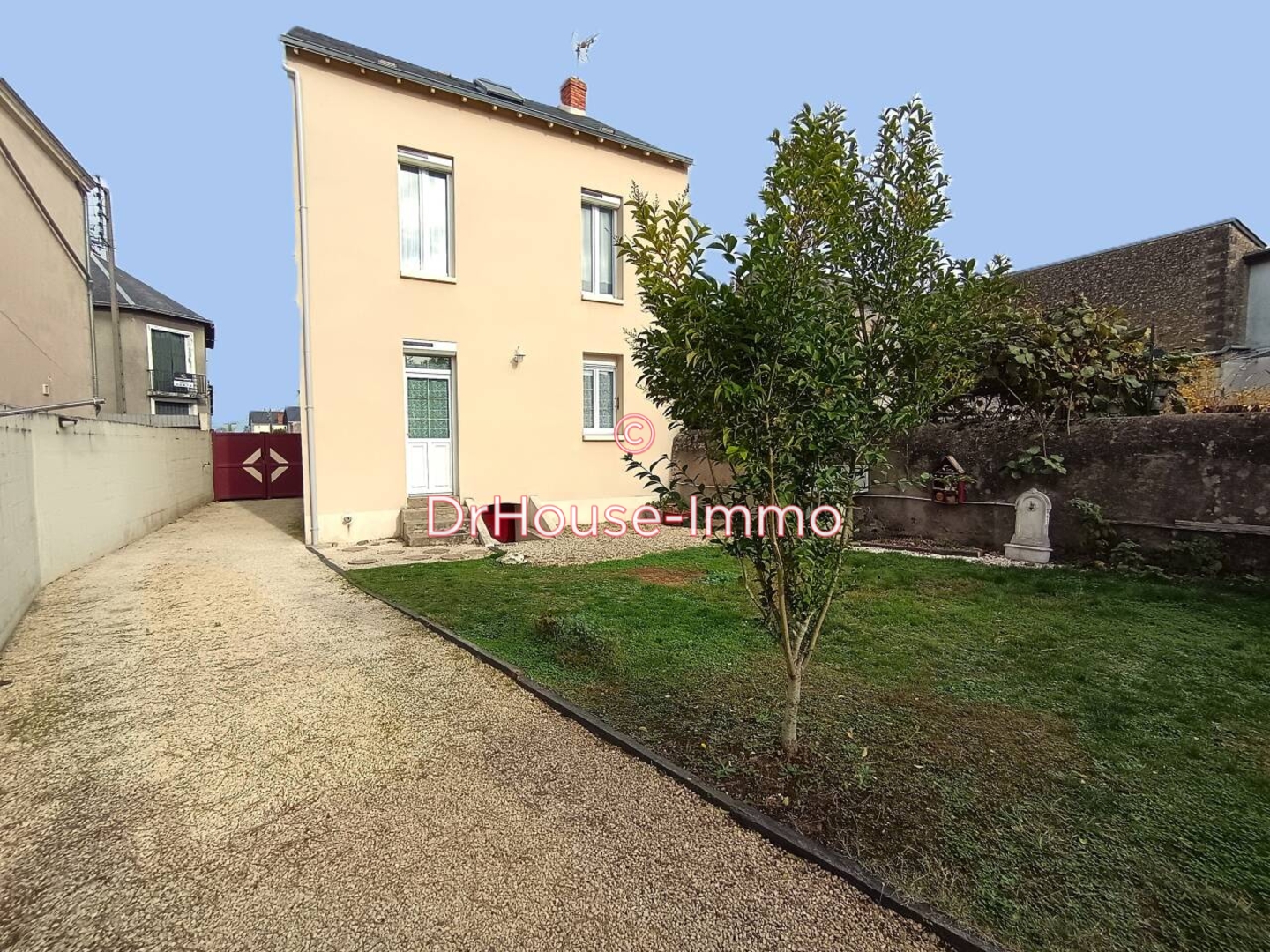 Maison 6 pièces de 85 m² - Thouars (79100)