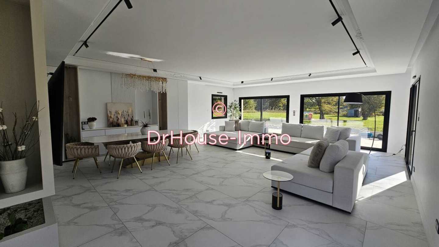 Maison 6 pièces de 224 m² - Changé (72560)