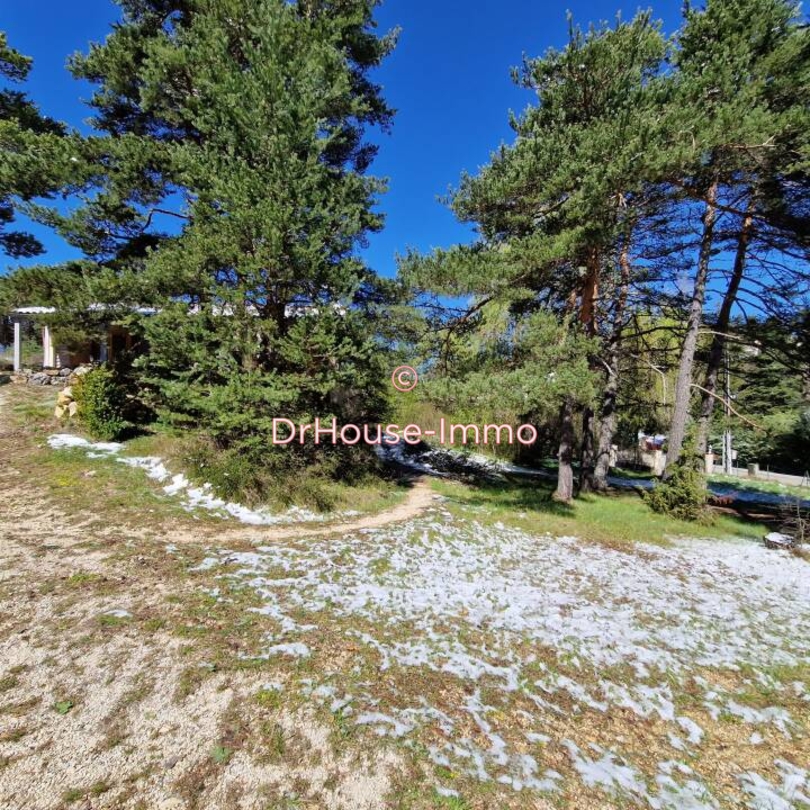 Maison 6 pièces de 170 m² - La Martre (83840)