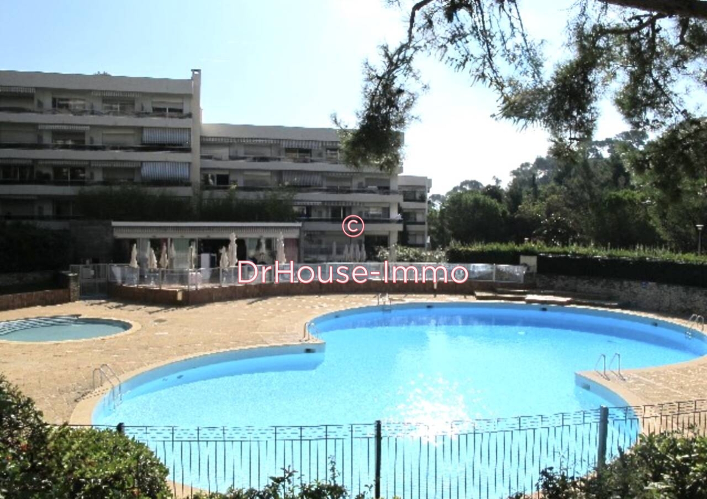 Appartement 2 pièces de 35 m² - Marseille (13008)