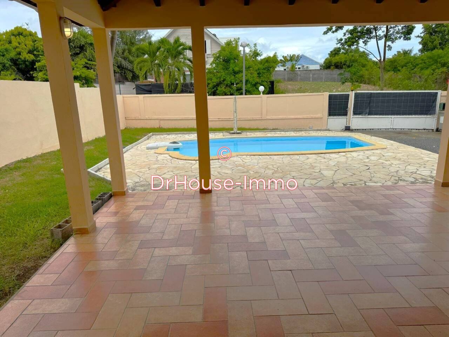 Maison 5 pièces de 110 m² - Saint-François (97118)