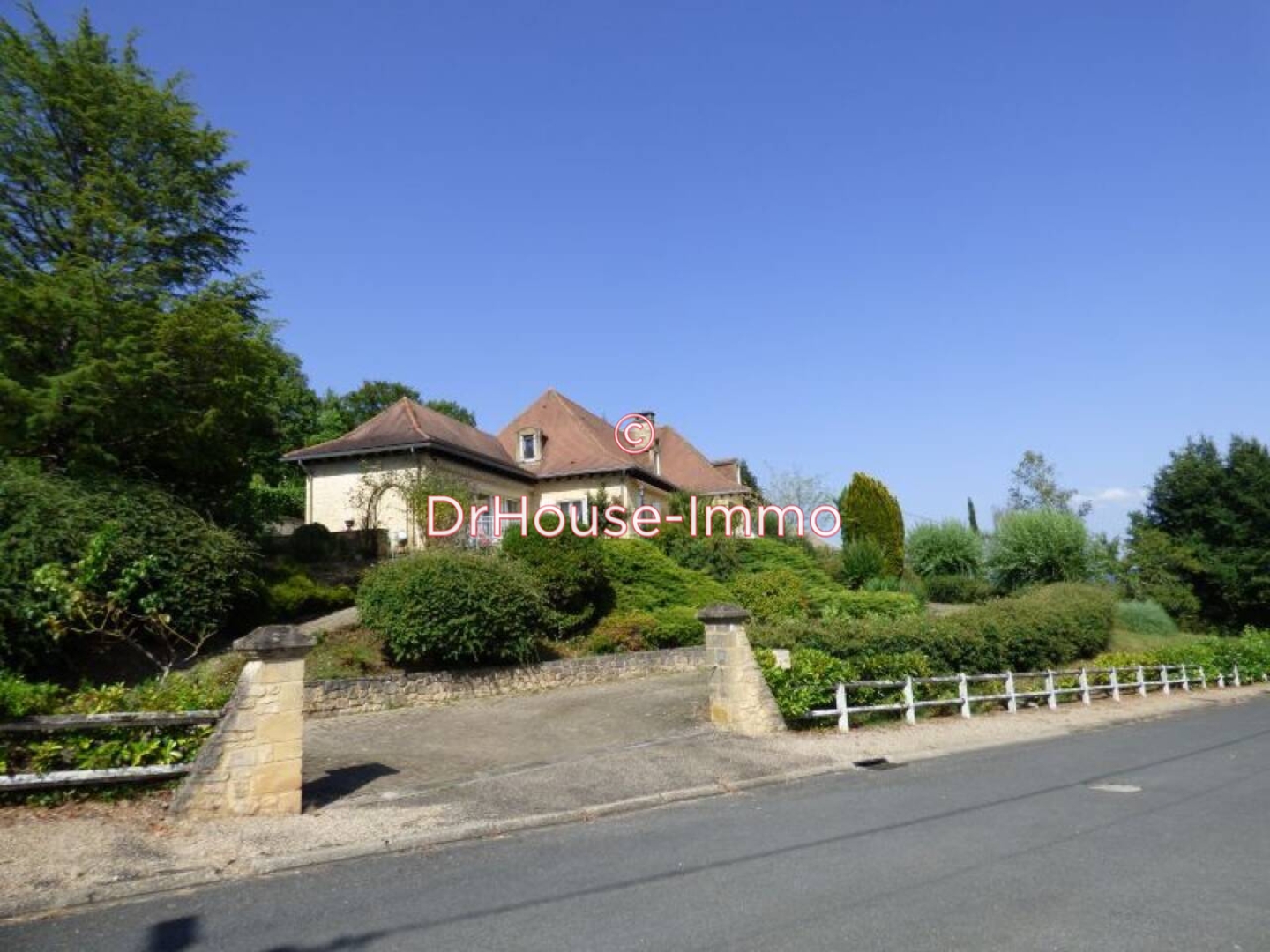 Maison 5 pièces de 232 m² - Cublac (19520)