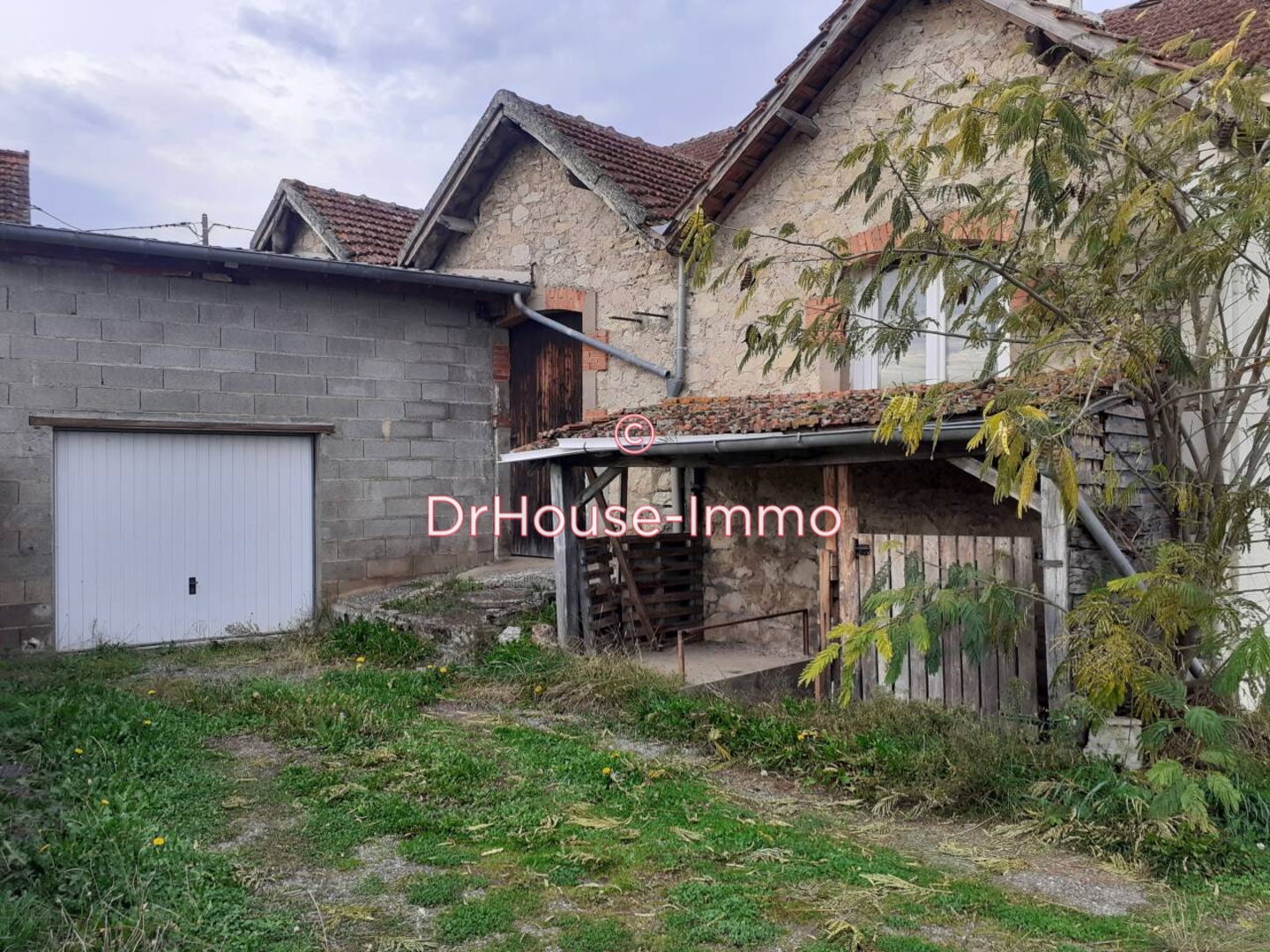 Maison 10 pièces de 211 m² - Puybrun (46130)