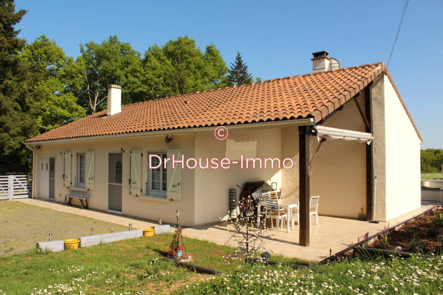 Maison 5 pièces de 92 m² - Exideuil-sur-Vienne (16150)