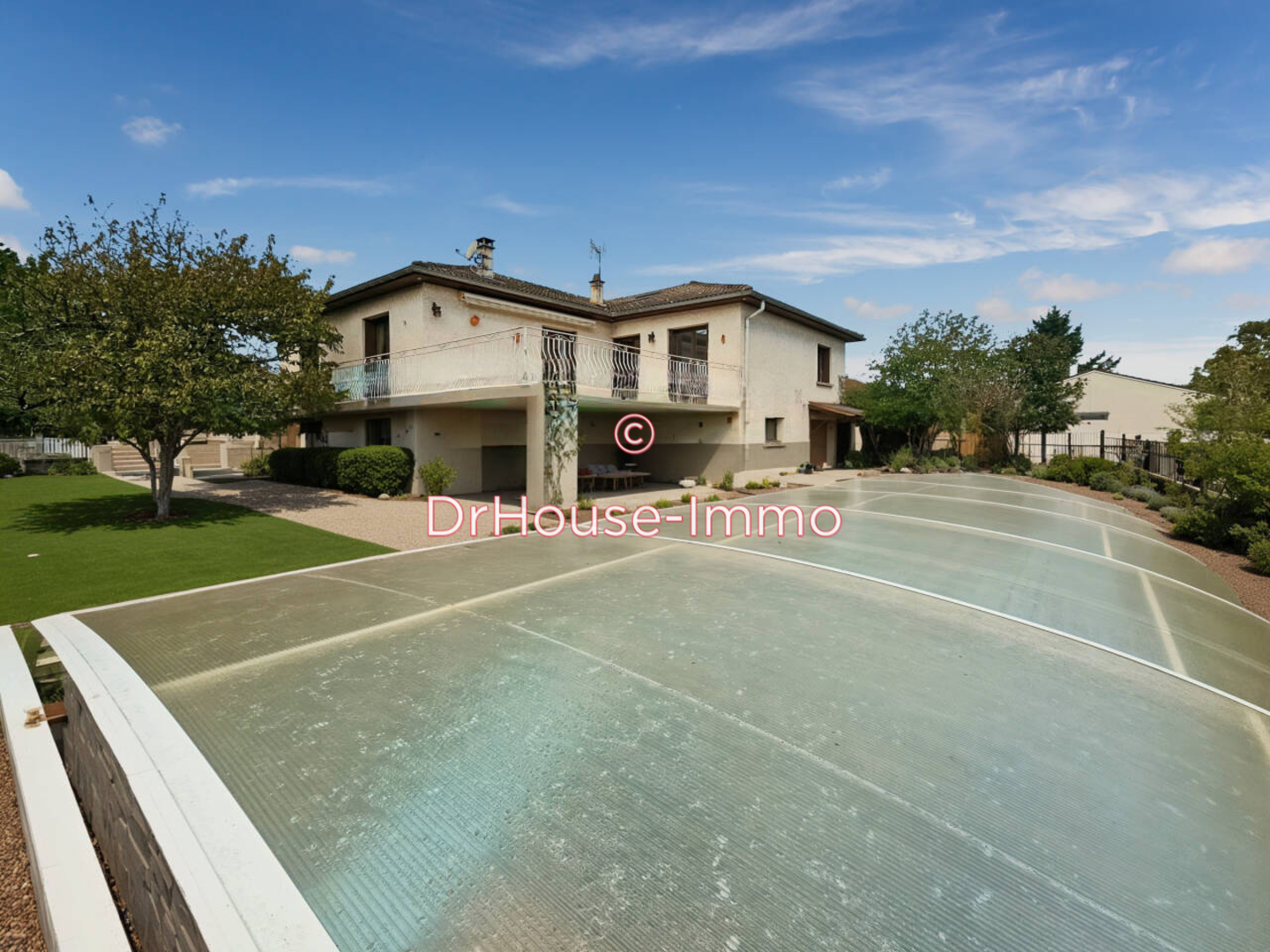 Maison 9 pièces de 152 m² - Craintilleux (42210)