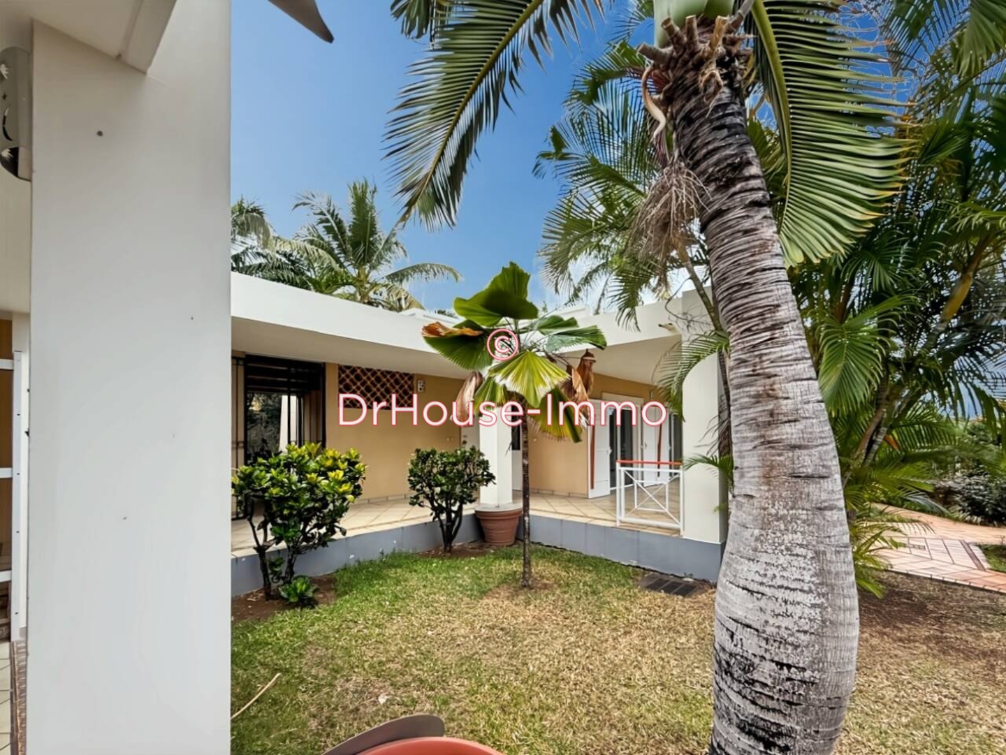 Maison 10 pièces de 249 m² - Possession (97419)