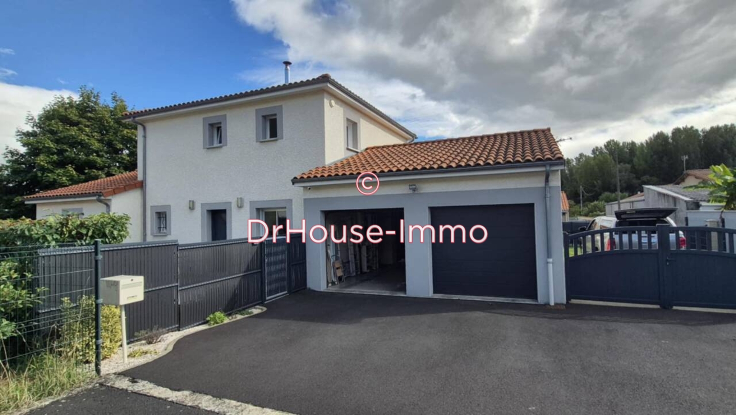 Maison 5 pièces de 130 m² - Perrier (63500)