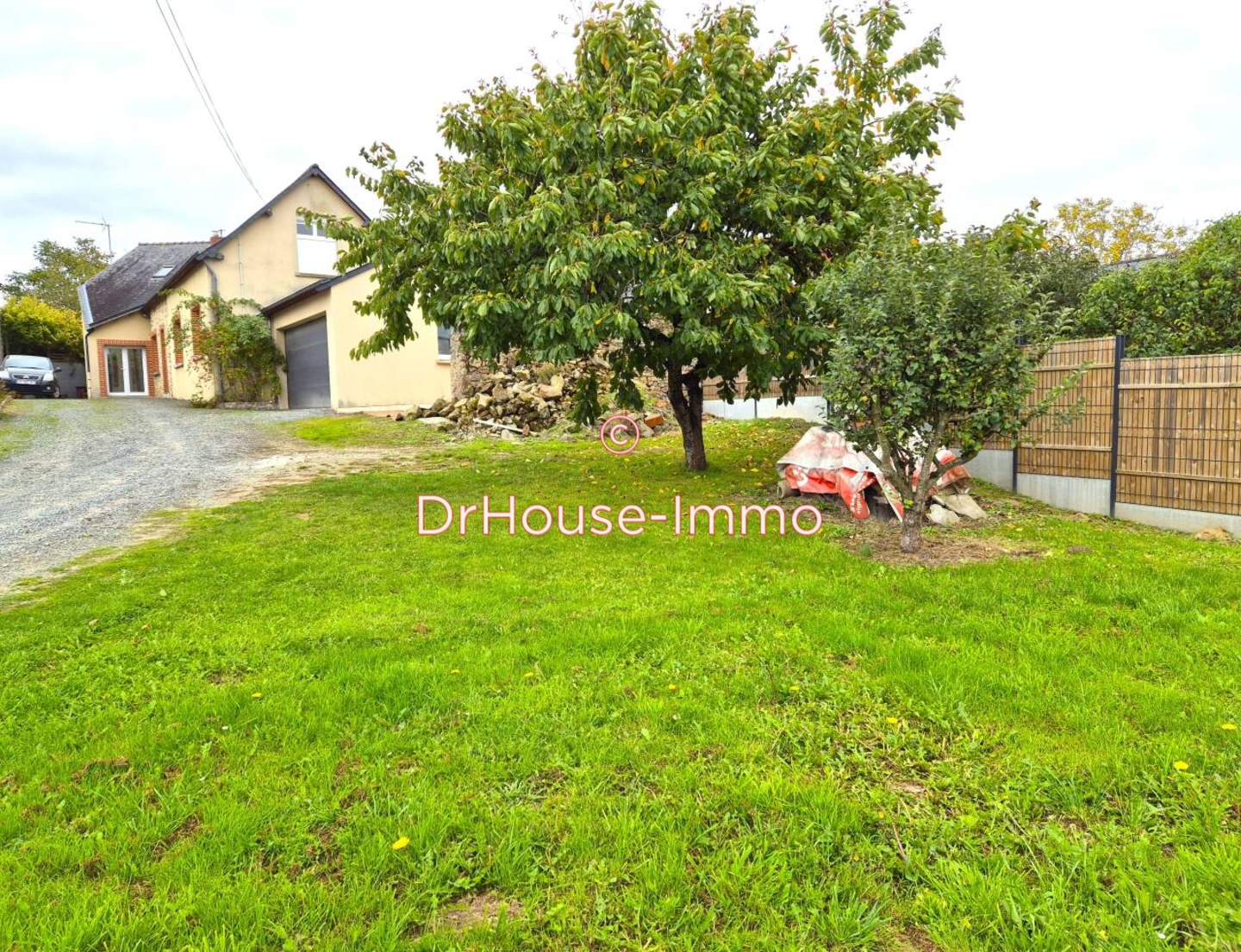 Maison 7 pièces de 140 m² - Mayenne (53100)