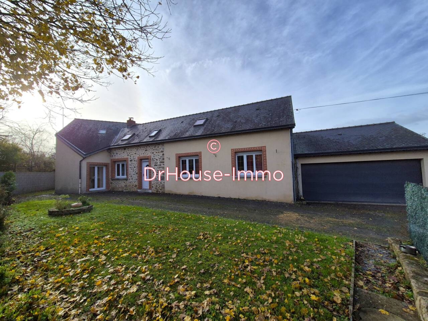 Maison 7 pièces de 140 m² - Mayenne (53100)