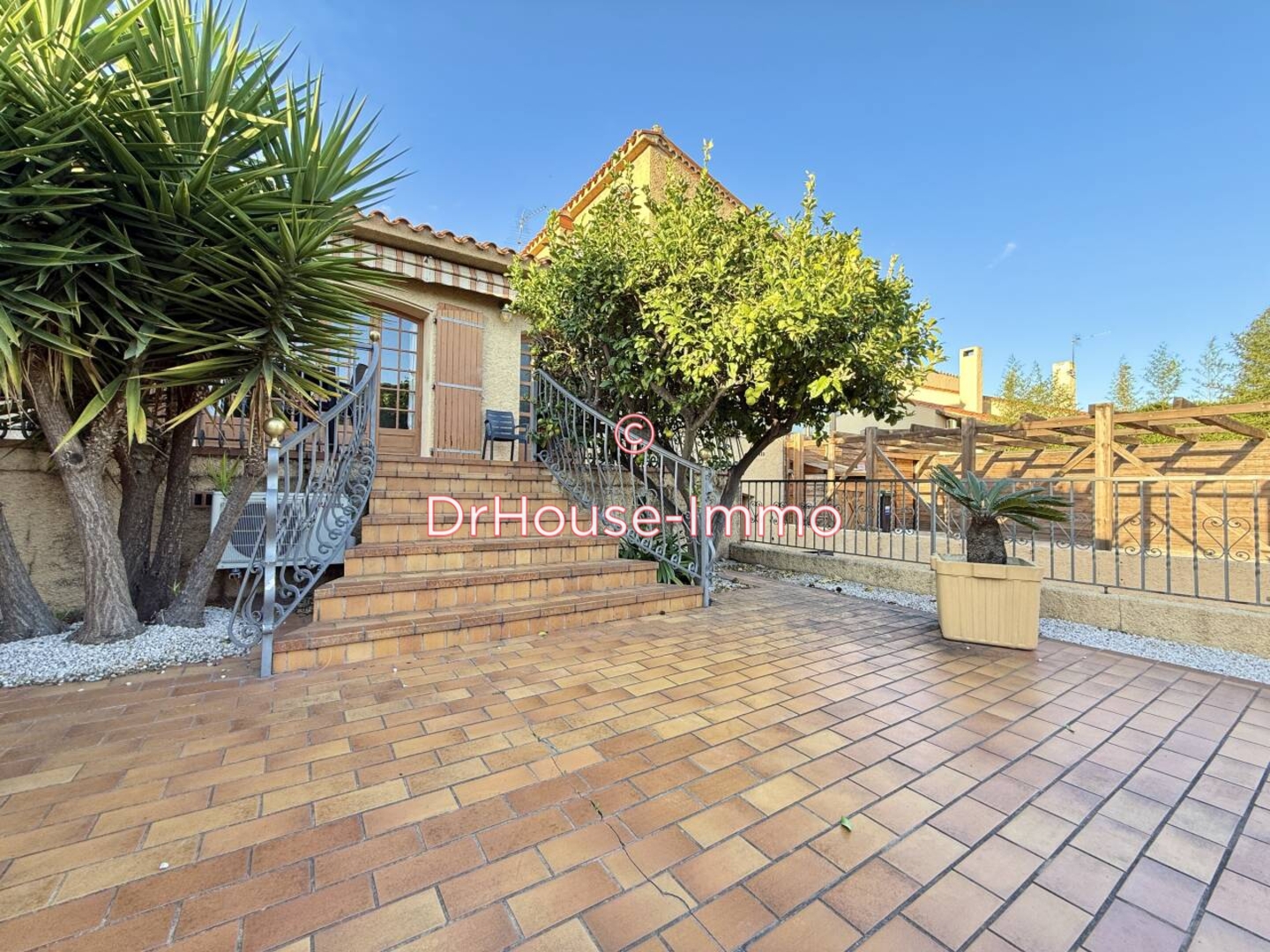 Maison 7 pièces de 140 m² - Saint-Estève (66240)