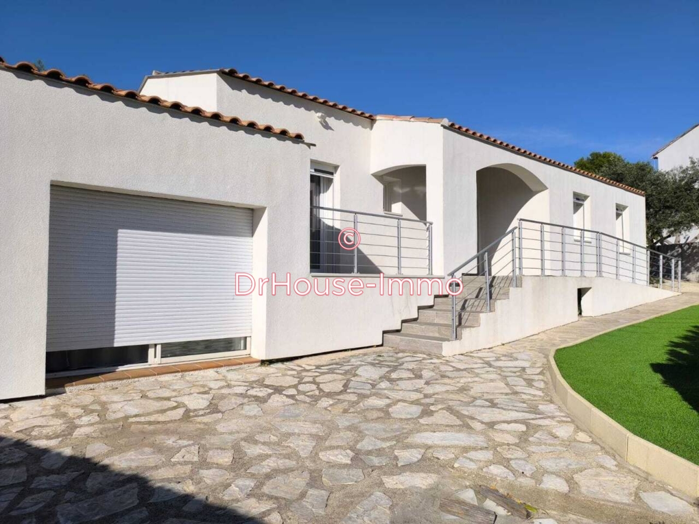 Maison 7 pièces de 145 m² - Rognac (13340)