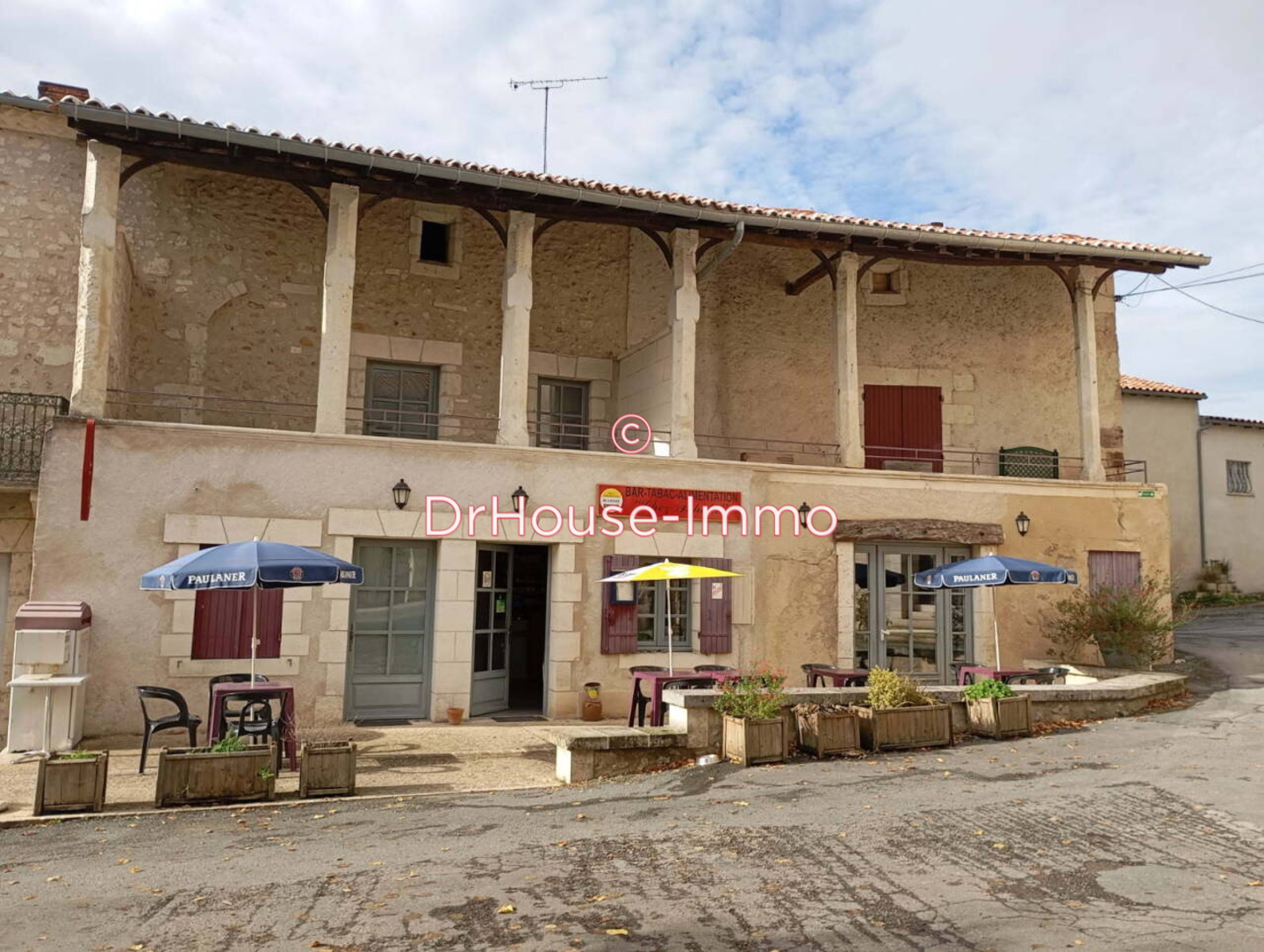 Commerce 4 pièces de 132 m² - Ribérac (24600)