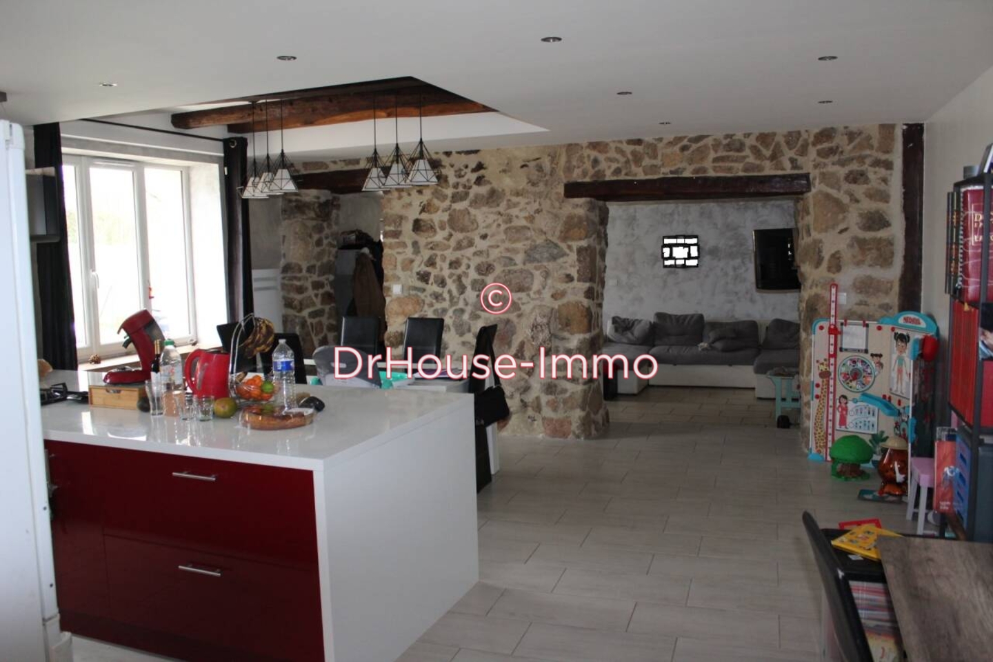 Maison 7 pièces de 137 m² - Exideuil-sur-Vienne (16150)