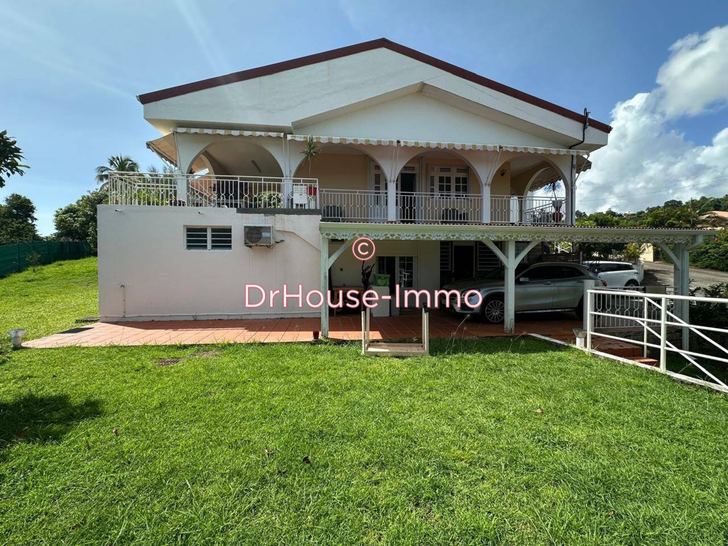 Maison 7 pièces de 192 m² - Trinité (97220)