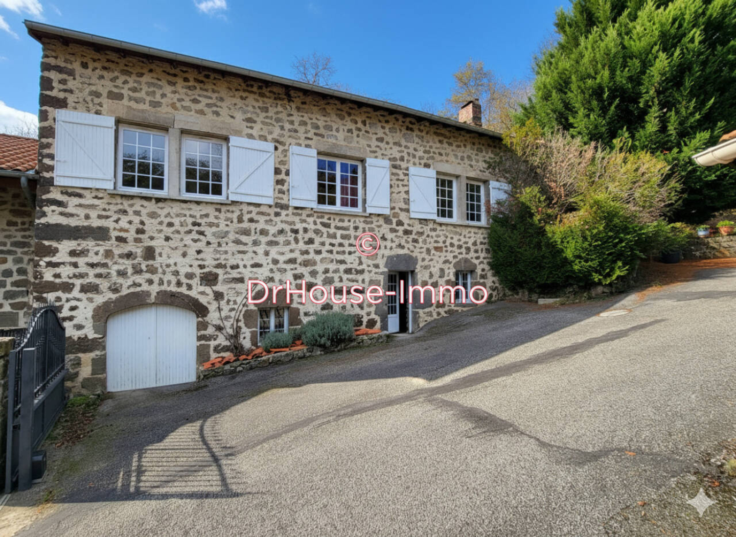 Maison 9 pièces de 167 m² - Polignac (43000)