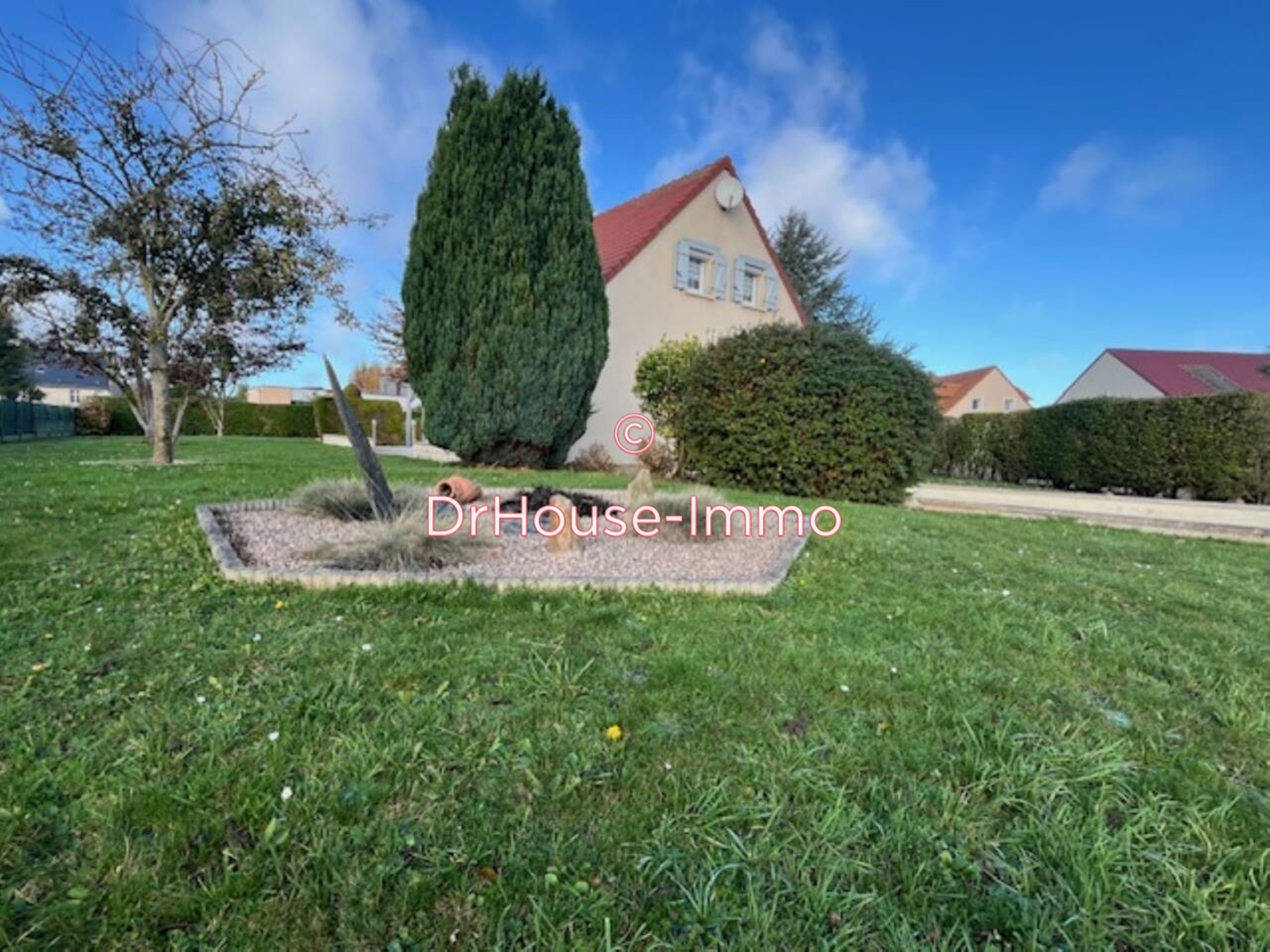 Maison 5 pièces de 92 m² - Sainte-Croix-sur-Mer (14480)