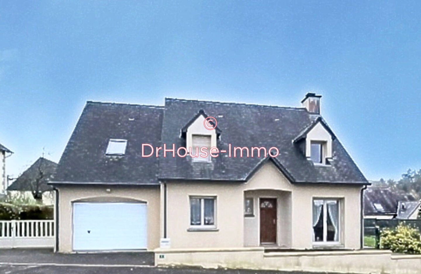 Maison 6 pièces de 130 m² - Saint-Germain-en-Coglès (35133)