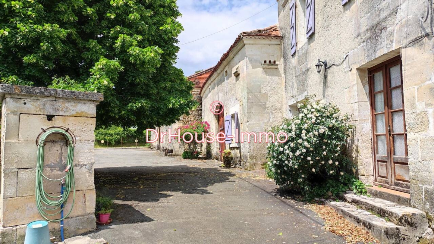 Maison 5 pièces de 134 m² - La Tour-Blanche-Cercles (24320)