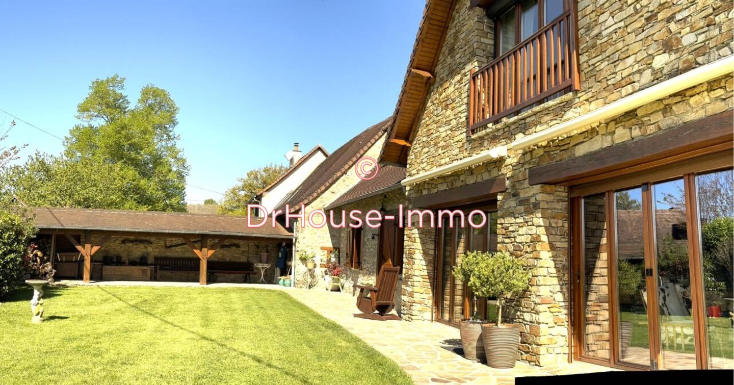 Maison 7 pièces de 280 m² - Saint-Yrieix-la-Perche (87500)