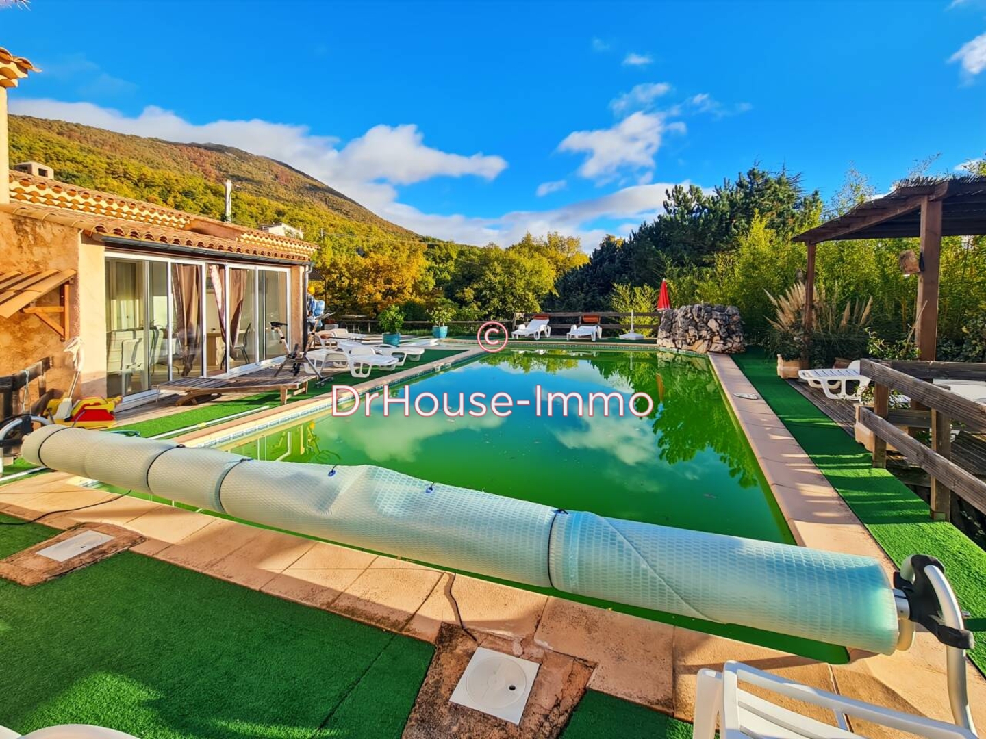 Maison 7 pièces de 184 m² - Aiguines (83630)