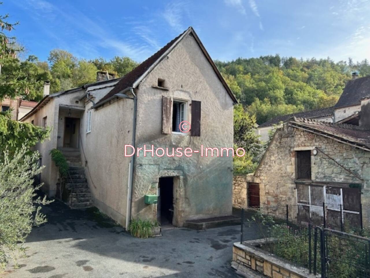 Maison 5 pièces de 101 m² - Saint-Vincent-Rive-d'Olt (46140)