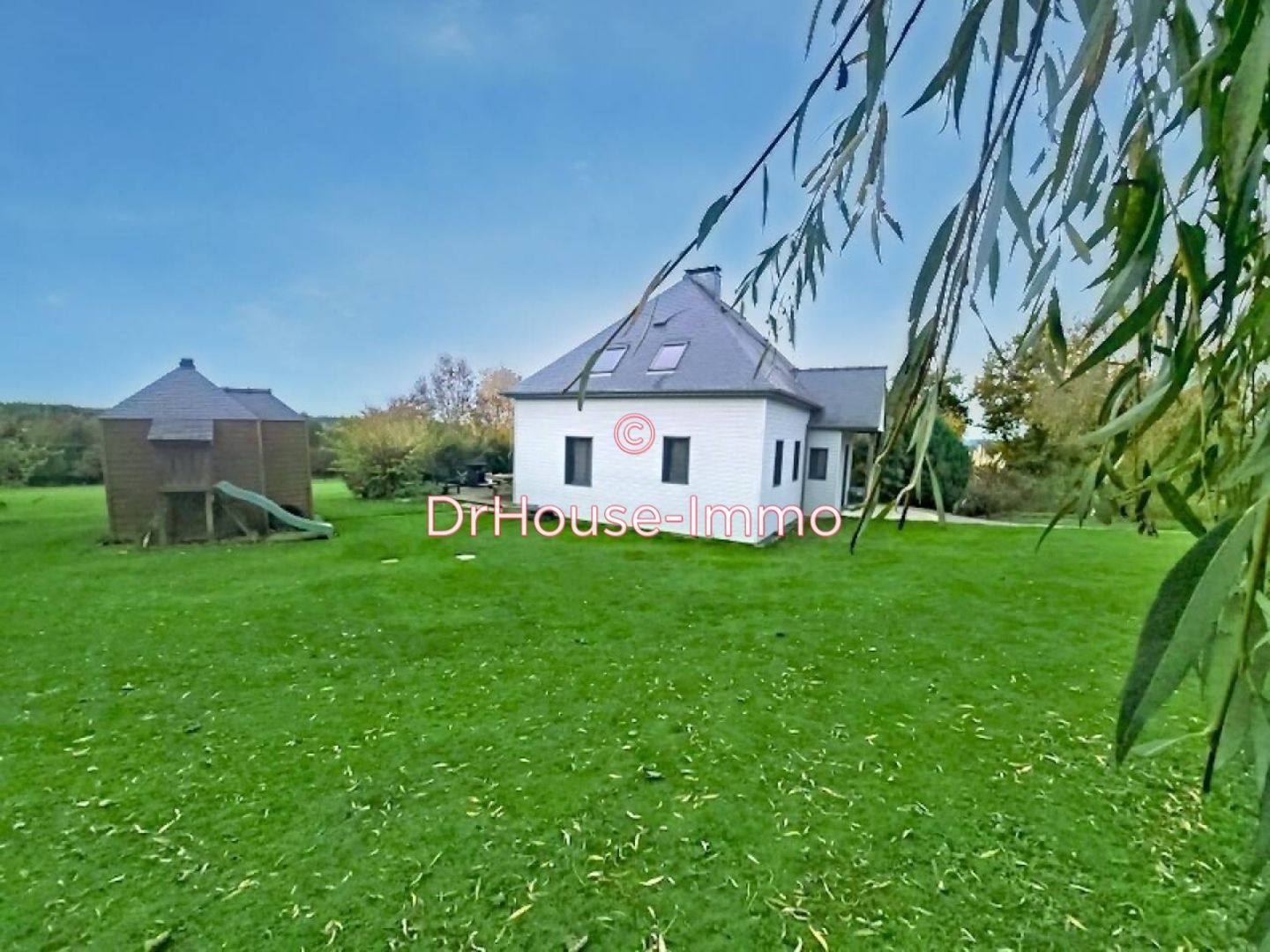 Maison 7 pièces de 151 m² - Loges-Marchis (50600)