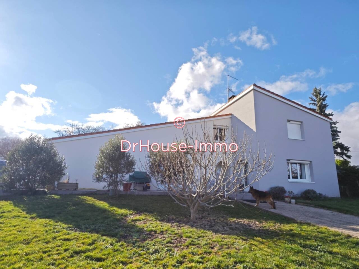 Maison 6 pièces de 180 m² - Le Crest (63450)