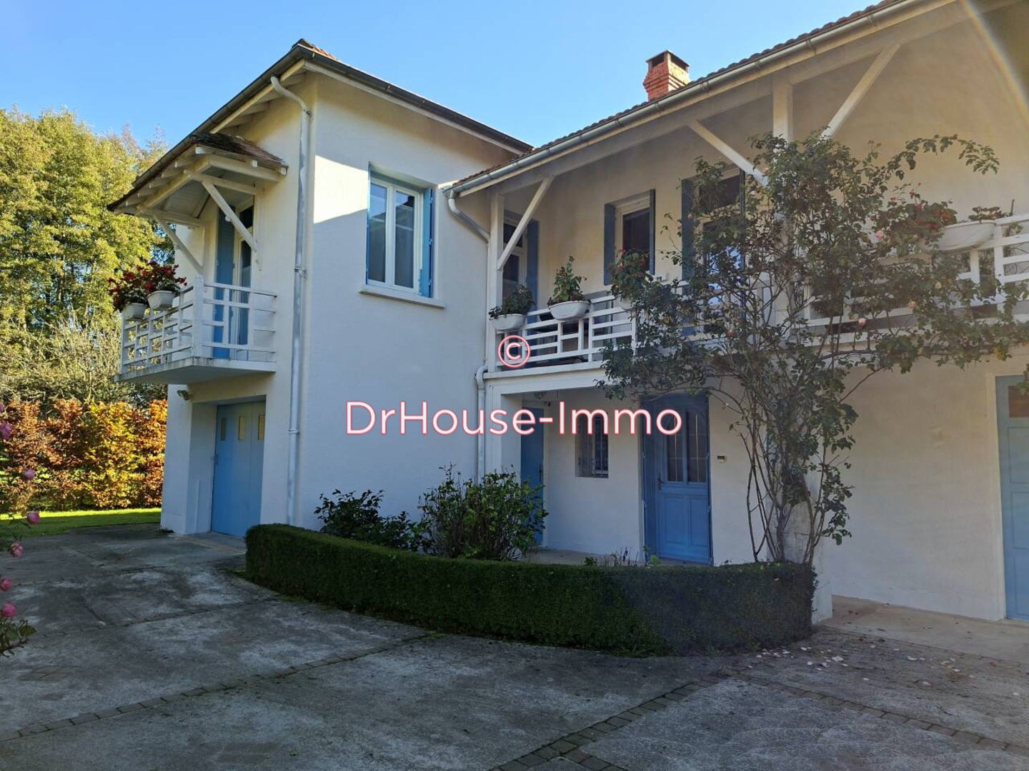 Maison 8 pièces de 184 m² - Saint-Astier (24110)