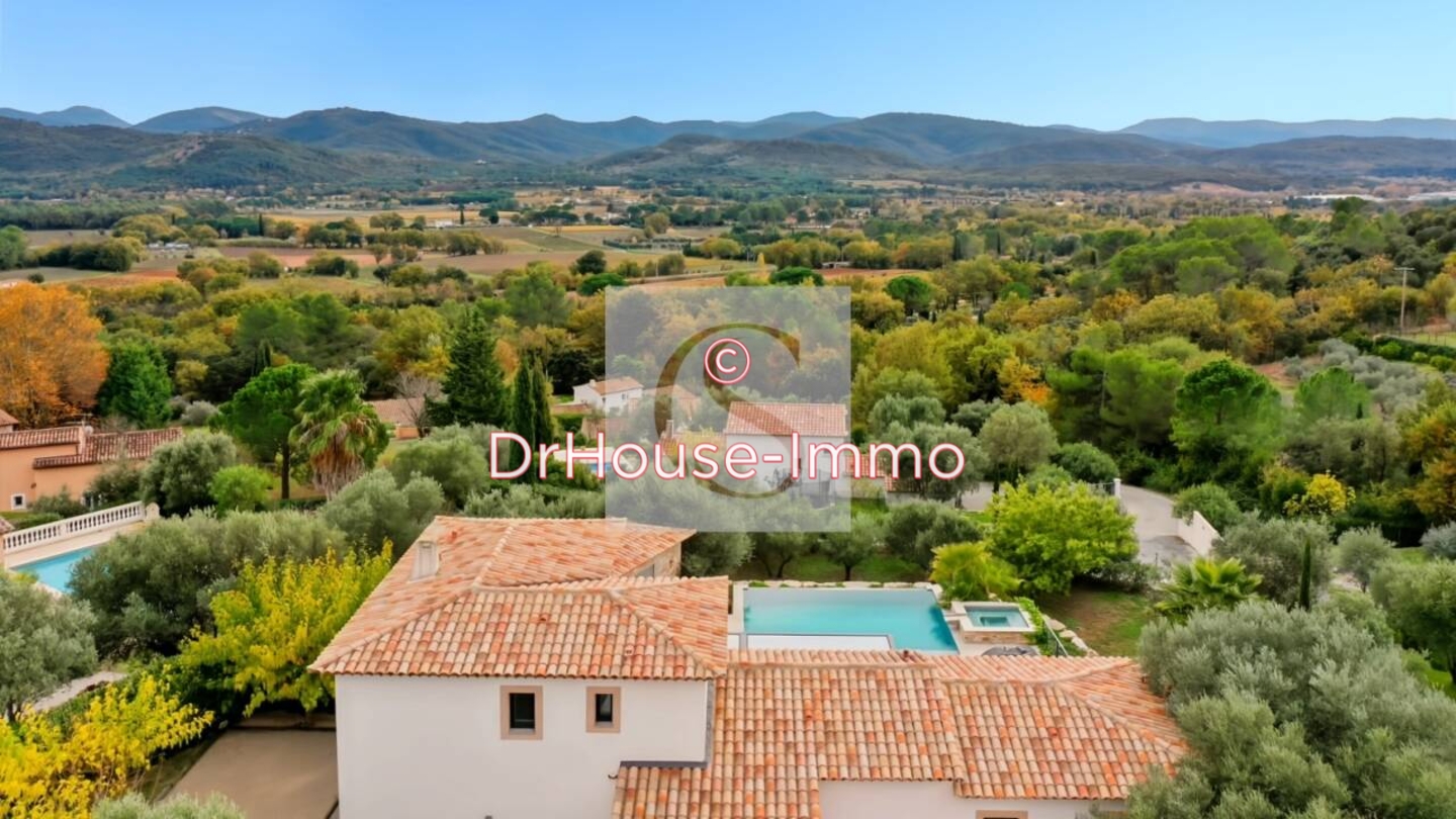 Maison 5 pièces de 160 m² - Arcs (83460)