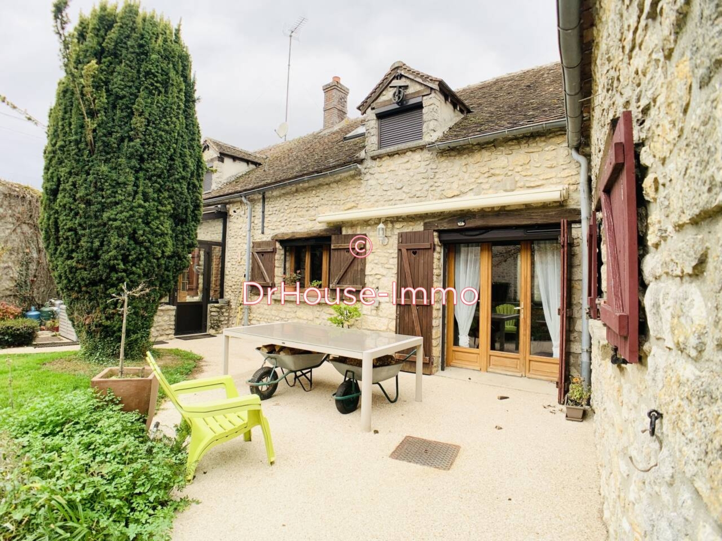 Maison 6 pièces de 157 m² - Chevrainvilliers (77760)