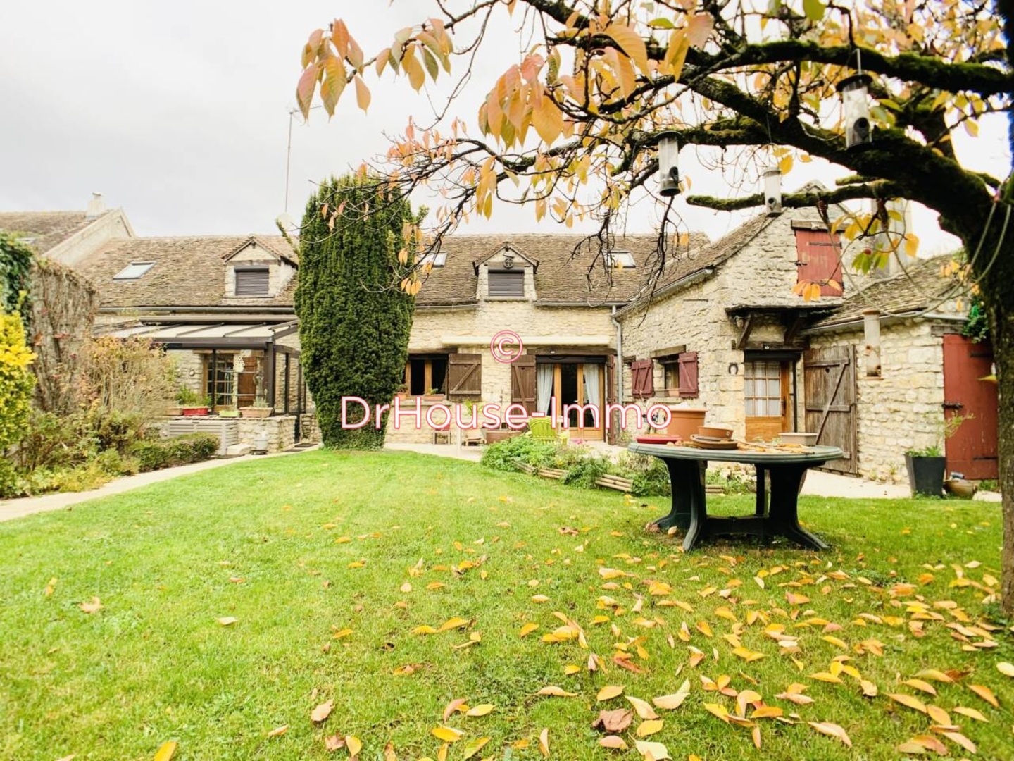 Maison 6 pièces de 157 m² - Chevrainvilliers (77760)