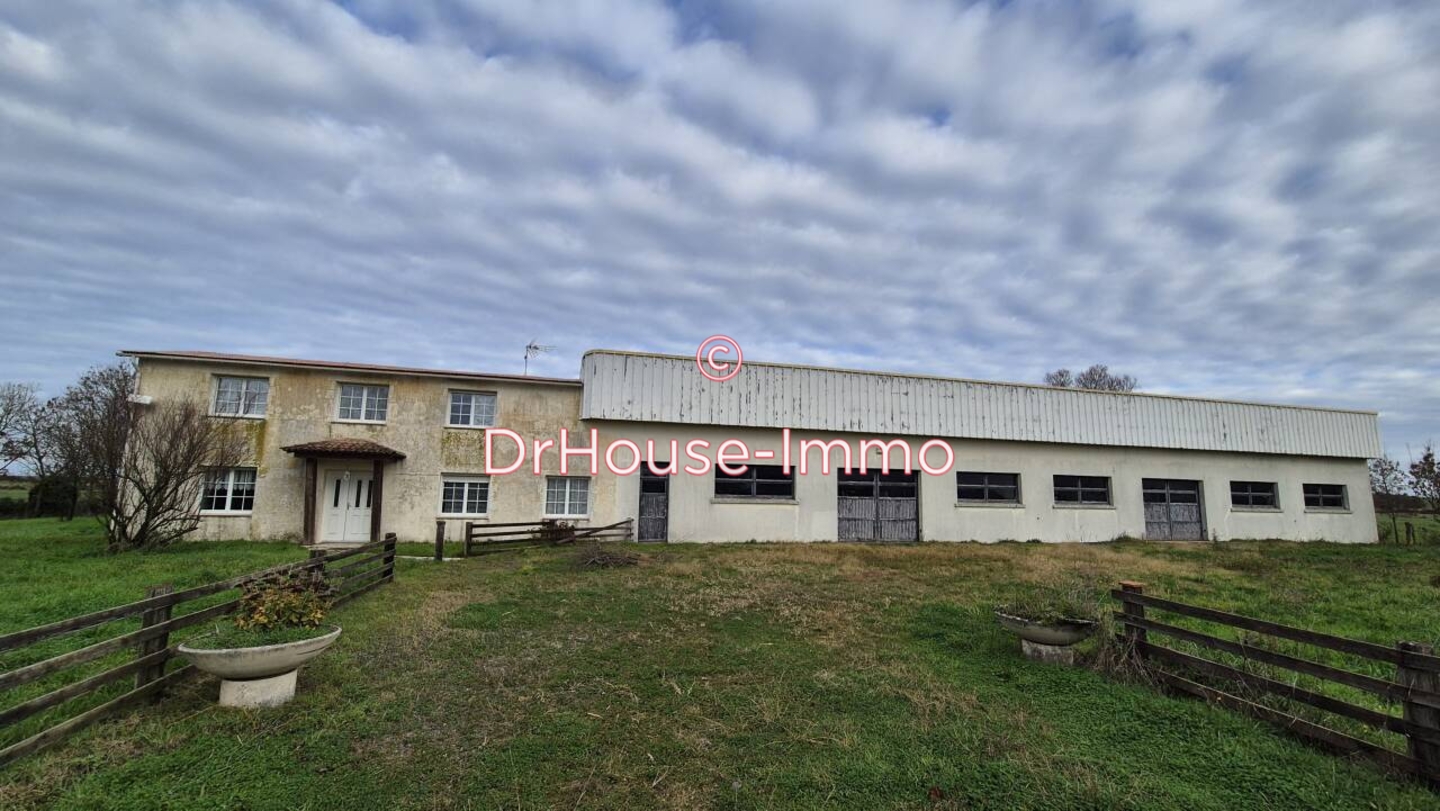 Maison 7 pièces de 156 m² - Grues (85580)