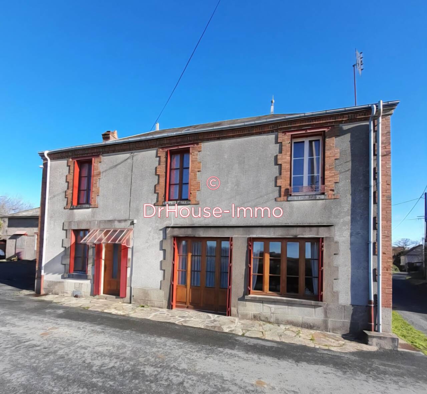 Maison 5 pièces de 135 m² - Lourdoueix-Saint-Pierre (23360)