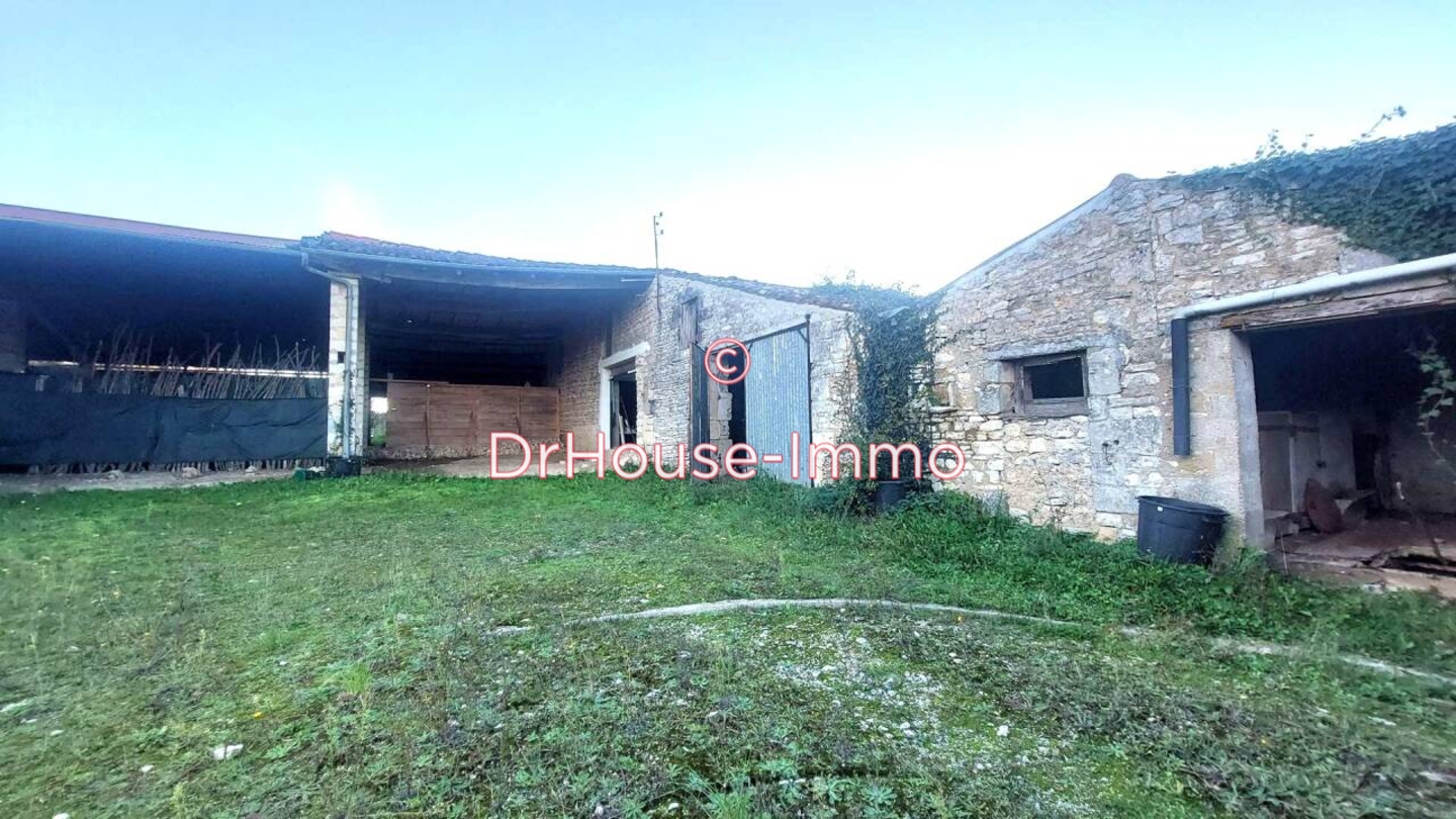 Maison 4 pièces de 120 m² - Saint-Hilaire-de-Villefranche (17770)