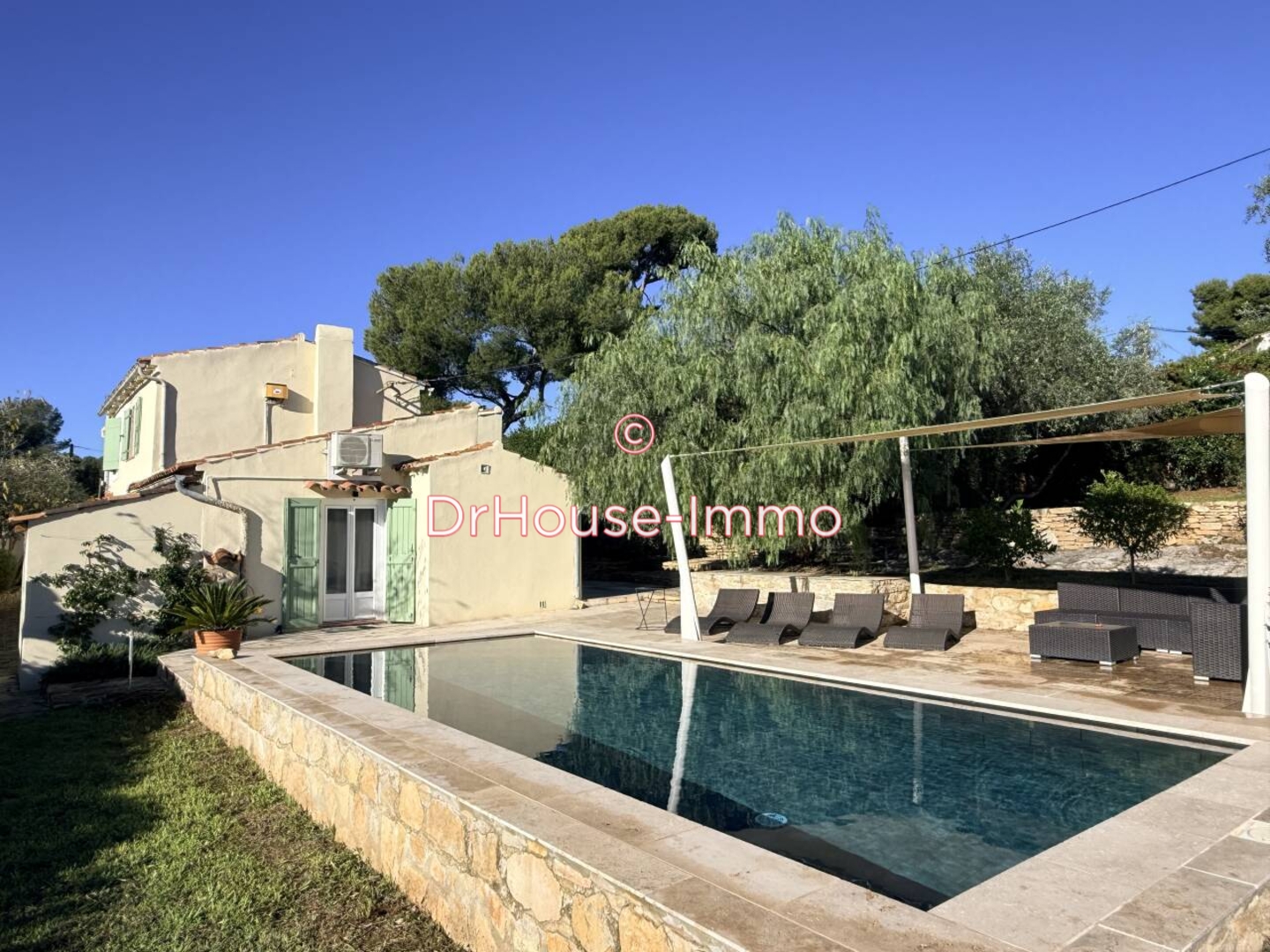 Maison 5 pièces de 120 m² - La Cadière-d'Azur (83740)