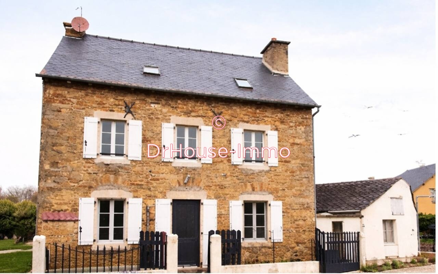 Maison 8 pièces de 152 m² - Comps-la-Grand-Ville (12120)