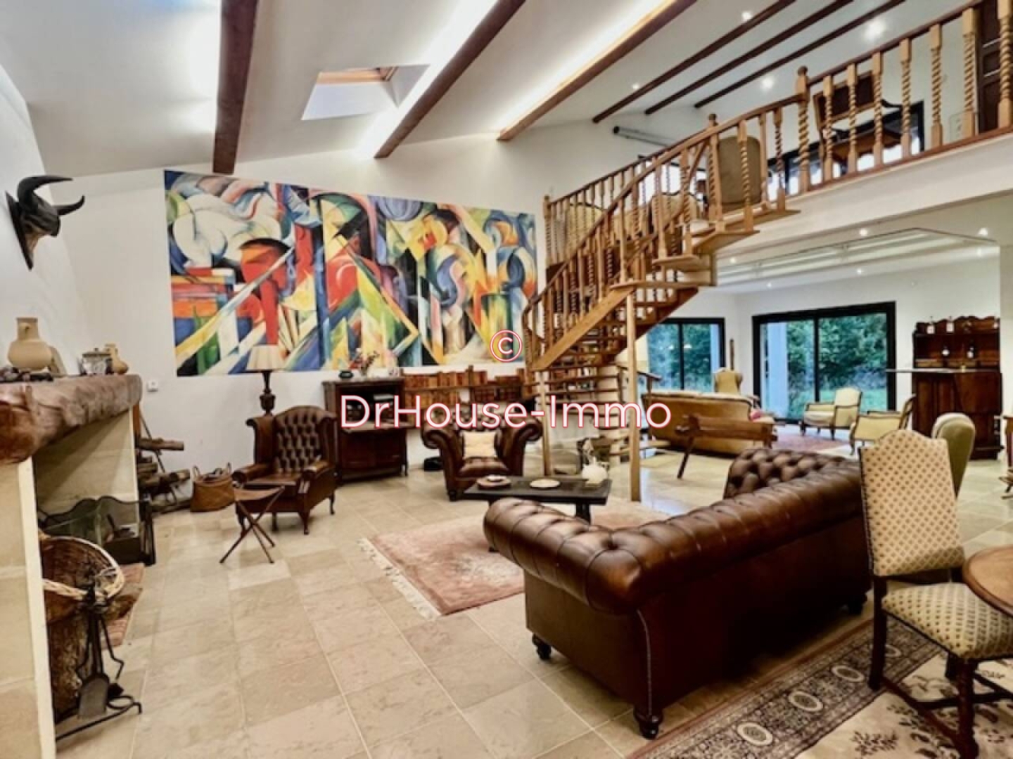 Maison 7 pièces de 288 m² - Yvrac (33370)