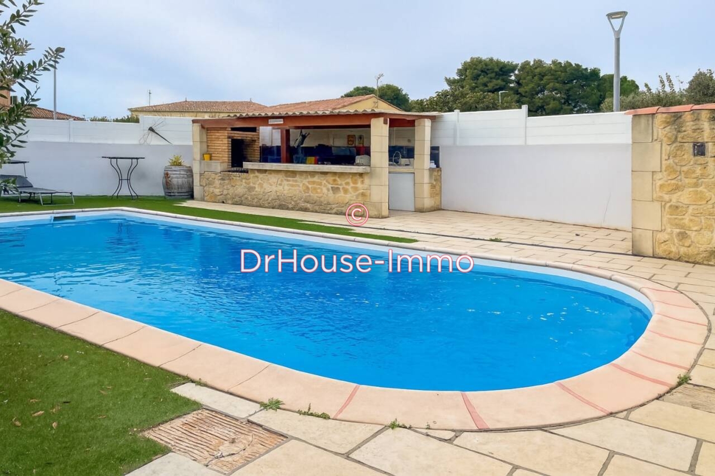 Maison 6 pièces de 135 m² - Villeveyrac (34560)