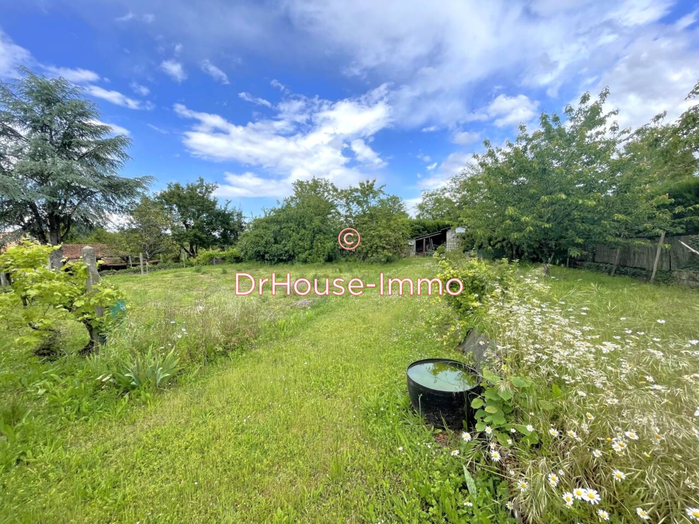 Terrain de 881 m² - Vouillé (86190)