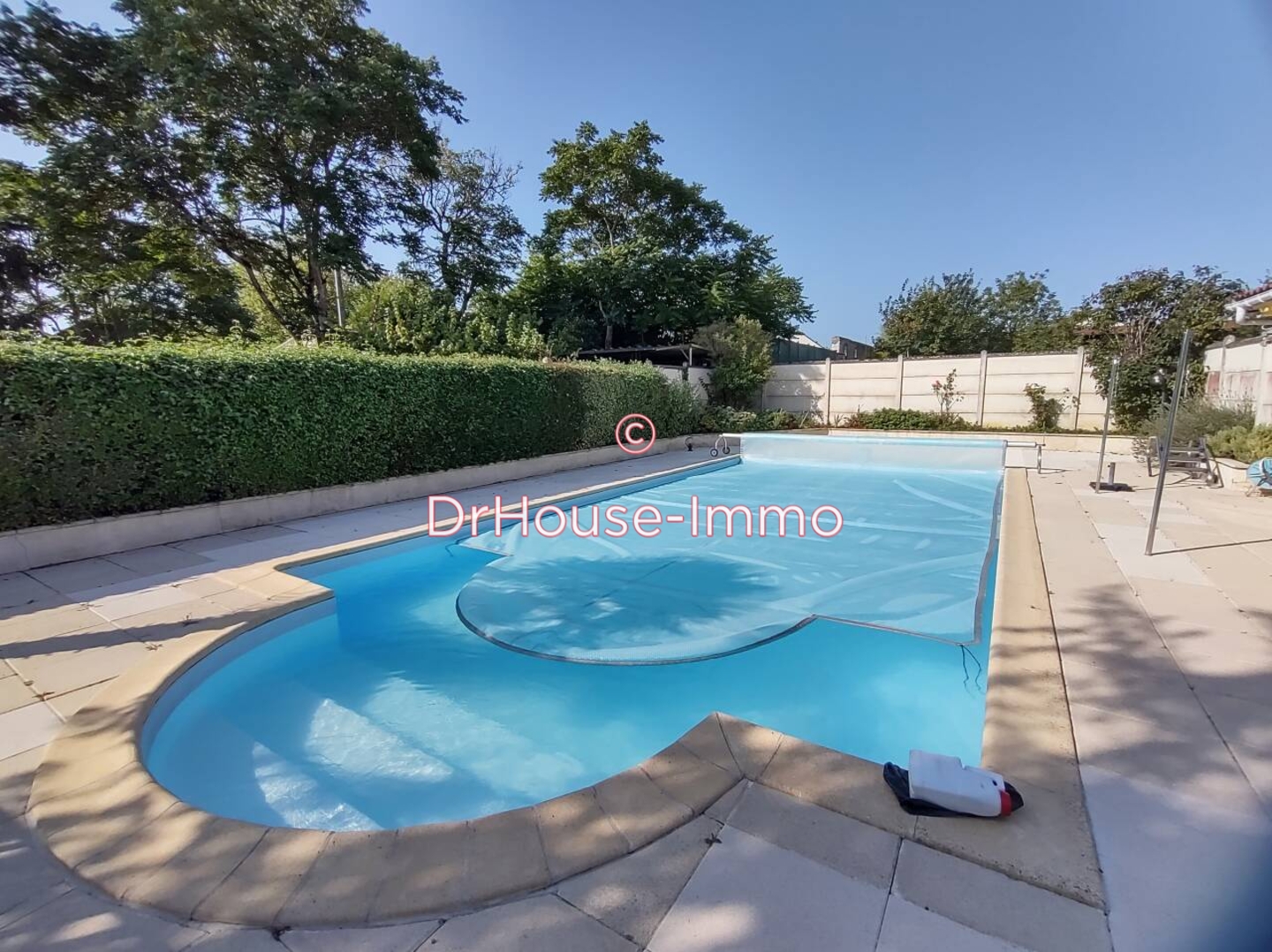 Maison 8 pièces de 179 m² - Buzançais (36500)