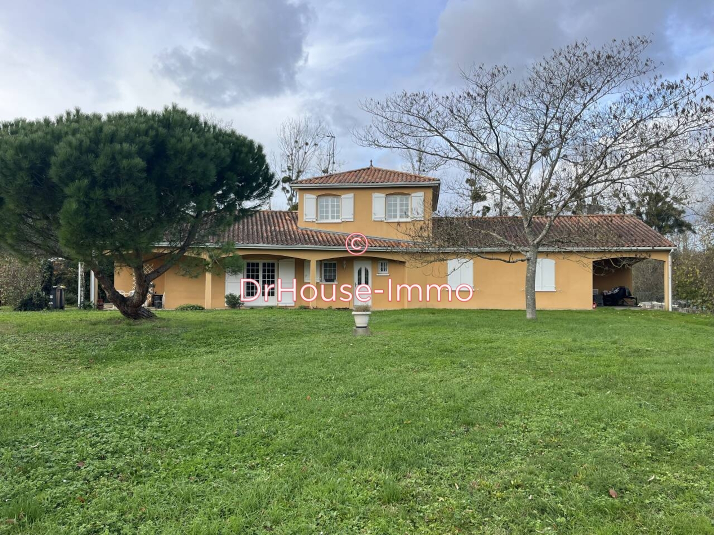 Maison 6 pièces de 217 m² - Saint-Cyr (86130)