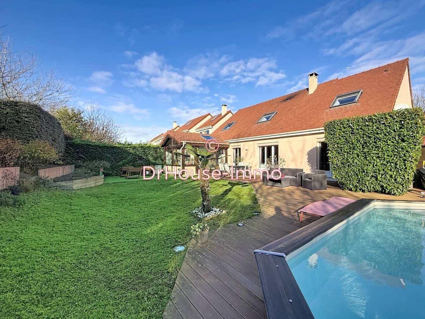 Maison 10 pièces de 225 m² - Nozay (91620)