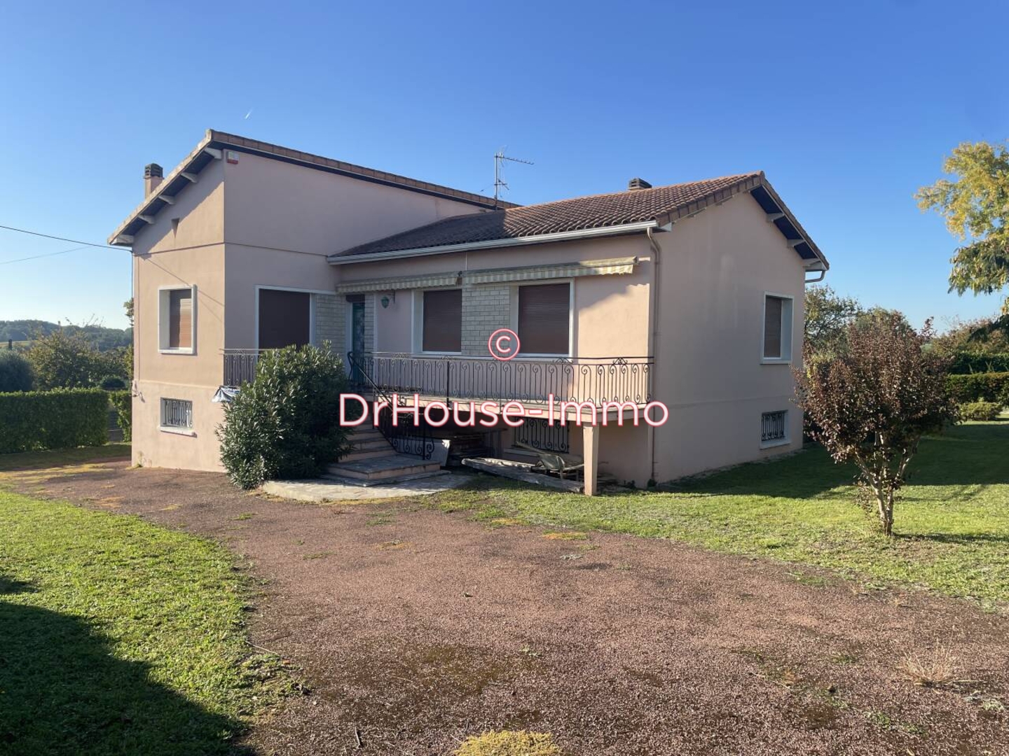 Maison 7 pièces de 179 m² - Nersac (16440)