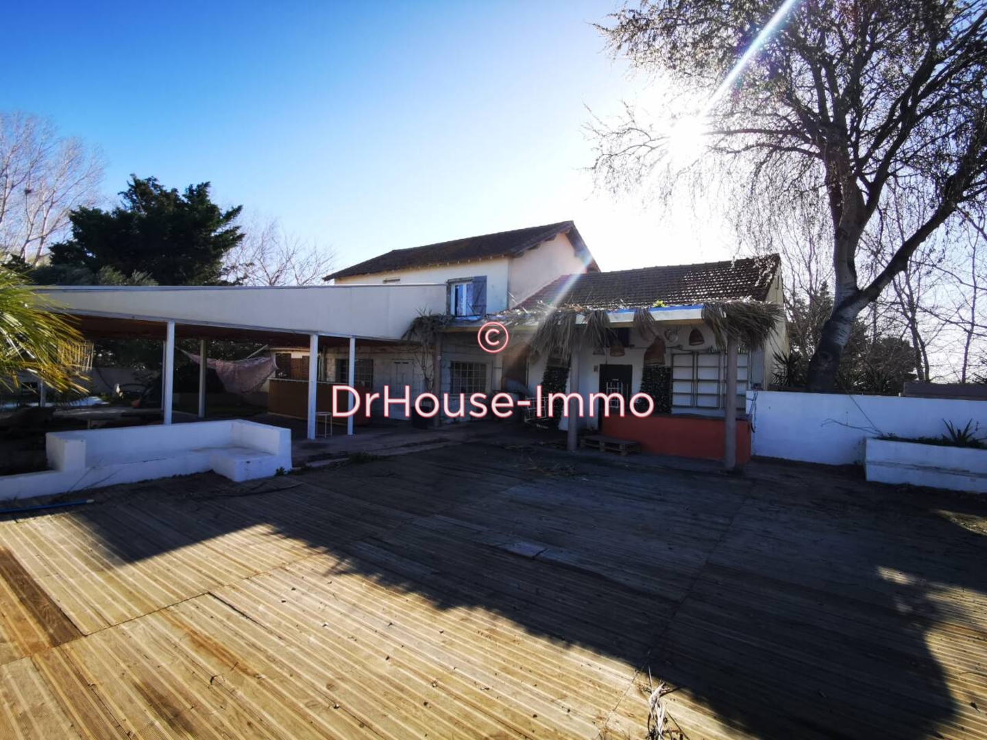 Maison 8 pièces de 300 m² - Aigues-Mortes (30220)