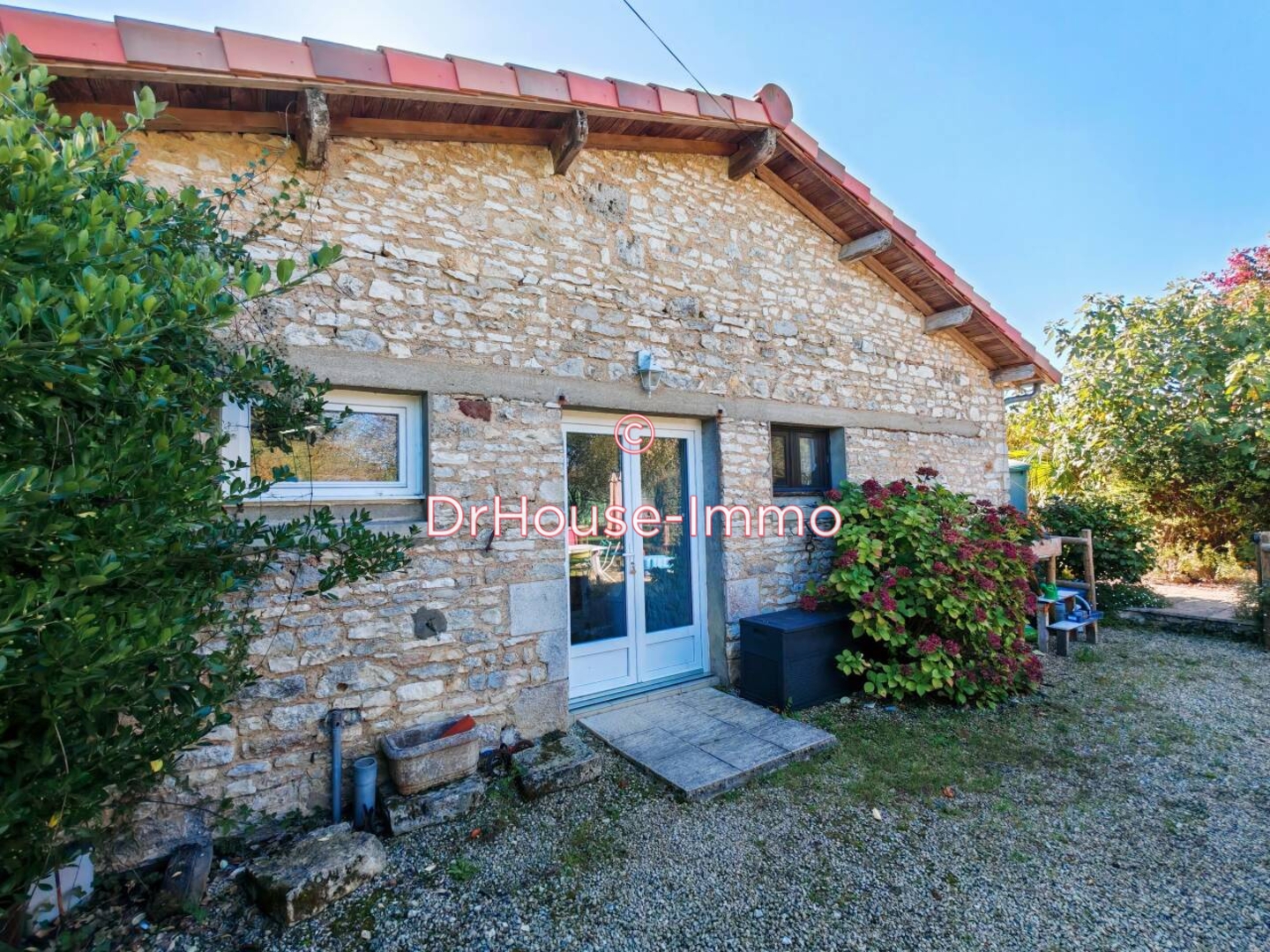 Maison 5 pièces de 111 m² - Saint-Martin-l'Ars (86350)