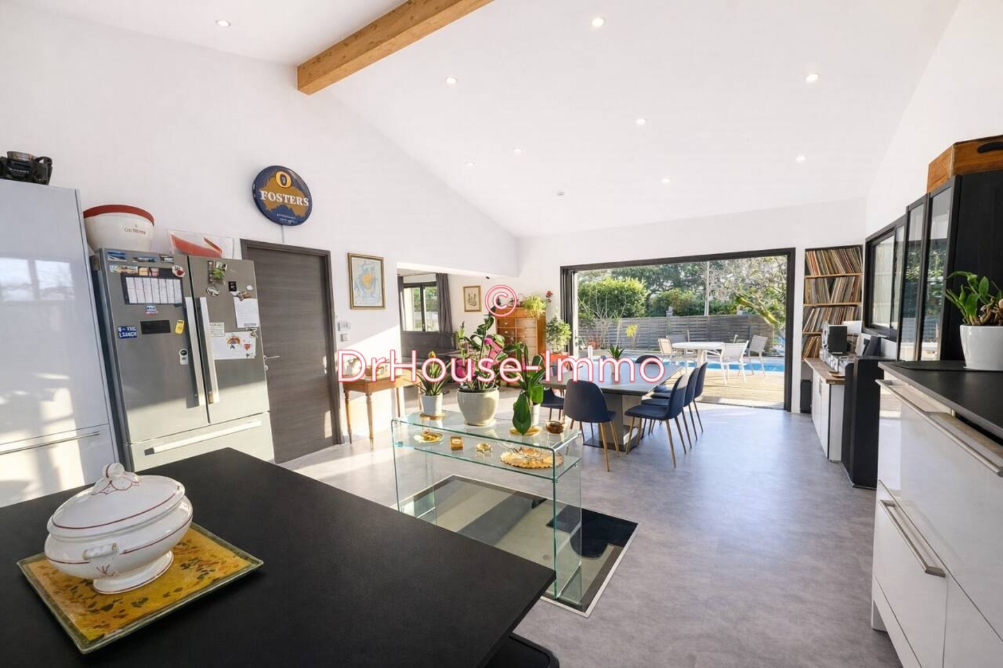 Maison 8 pièces de 238 m² - Beynost (01700)