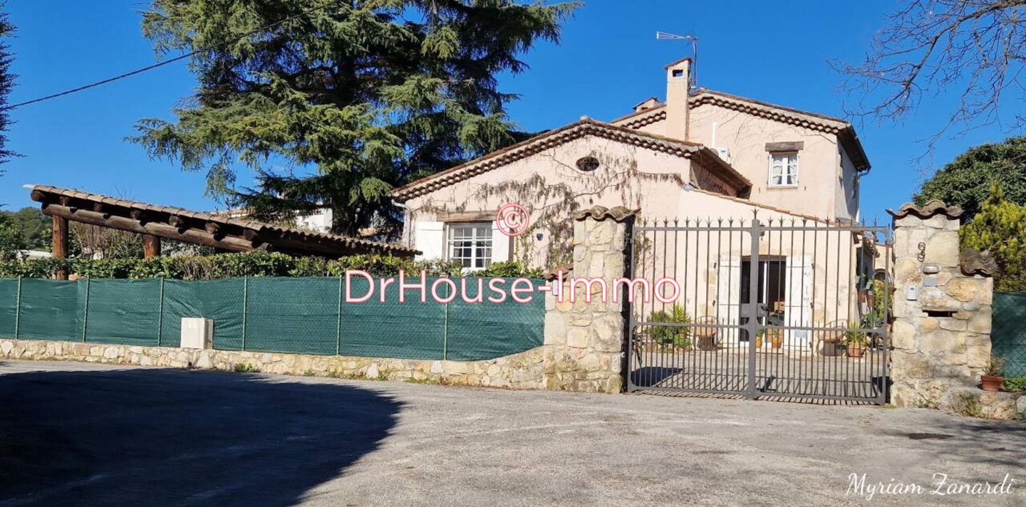 Maison 7 pièces de 187 m² - Mouans-Sartoux (06370)